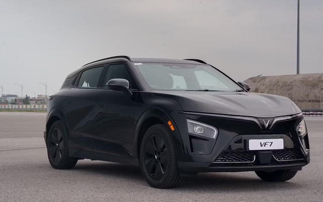 VinFast vượt mặt Tesla ở thị trường đông dân nhất thế giới: Đó là gì?