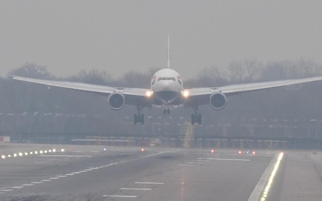 Vì sao máy bay vẫn cất cánh được trong sương mù dày đặc?