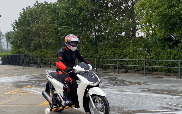 Xem test thực tế ABS trên Honda SH để thấy công nghệ này có thực sự ‘thần thánh’ hay không