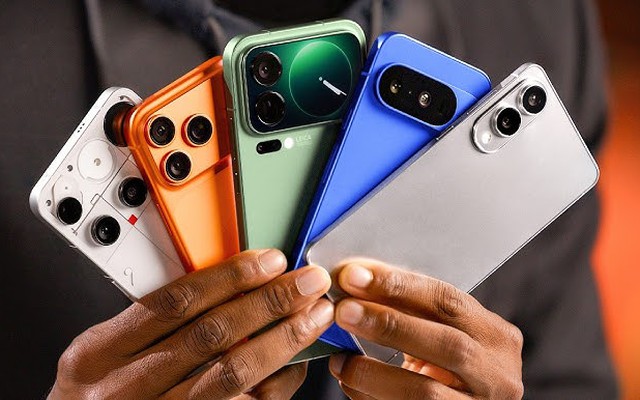 MKBHD công bố 10 smartphone của năm 2025: Vắng bóng S25 Ultra, iPhone nhận cả giải tiến bộ nhất và thất vọng nhất