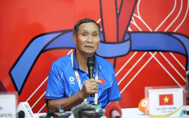 HLV Mai Đức Chung hé lộ bí quyết hạ Indonesia, “tuyên chiến” đối thủ trước chung kết SEA Games