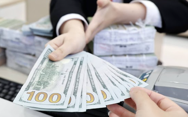 Giá USD tự do giảm rất mạnh