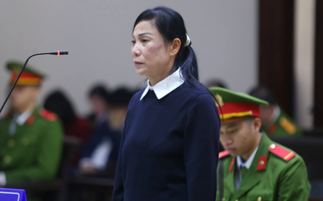 Cựu Bí thư Vĩnh Phúc cũ Hoàng Thị Thuý Lan nghẹn ngào trước tòa: Gia đình bị cáo rất khó khăn