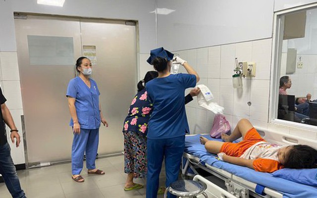 Bao nhiêu khách ăn bánh mì liên quan vụ ngộ độc ở Phan Thiết?