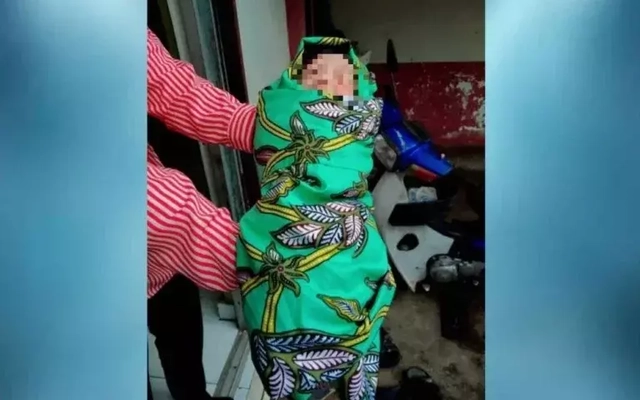 Phát hiện bé sơ sinh bị bỏ rơi, kết quả điều tra cho thấy nạn nhân là kết quả của mối quan hệ loạn luân