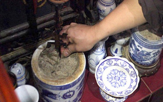 Cuối năm bát hương xuất hiện 3 dấu hiệu này, gia chủ nên xem lại ngay