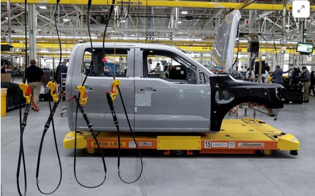Ford rút lui khỏi xe điện: Ngành ô tô Mỹ mắc kẹt giữa lợi nhuận và tương lai