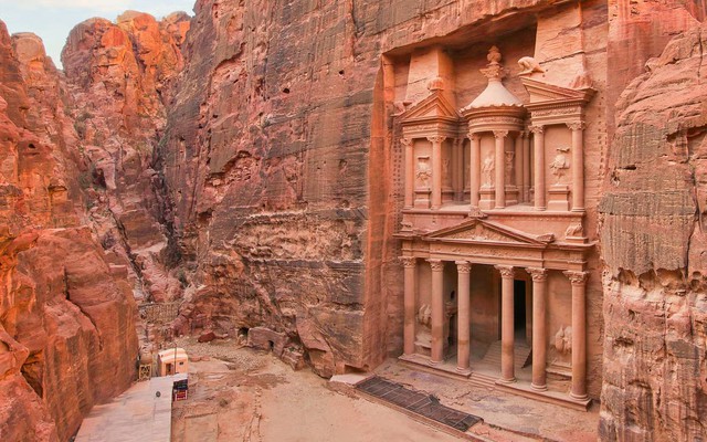 Phát hiện bí mật vô giá dưới lòng đất: 12 bộ xương còn nguyên vẹn khiến các nhà khảo cổ chết lặng