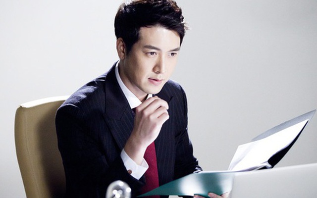 Gần Tết sếp gọi tôi gặp riêng nói sẽ thưởng 2 tháng lương nhưng với điều kiện vô cùng ngớ ngẩn