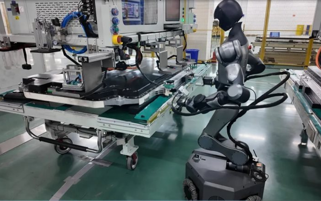 Đi trước thời đại, nhà sản xuất pin xe điện lớn nhất thế giới thành công đưa robot hình người tích hợp AI vào dây chuyền - đạt hiệu suất không ai dám tin