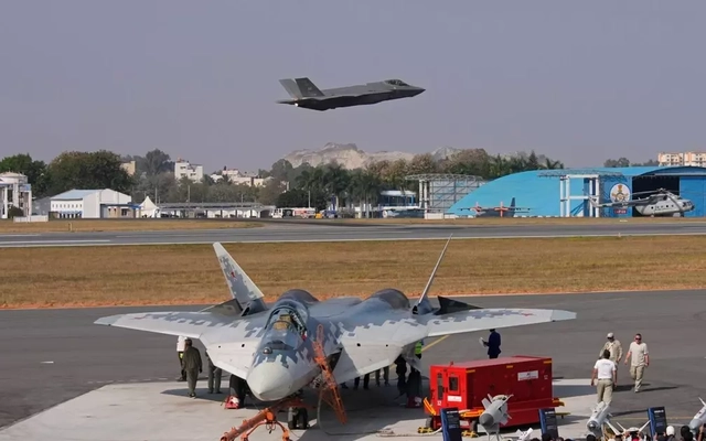 Chuyên gia Mỹ: Tiêm kích Su-57 chỉ thích hợp trình diễn nhào lộn
