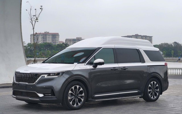 Ngang tiền 'Mẹc' C 200 nhưng chiếc Kia Carnival bản ‘Hoàng gia’ này sẽ khiến bạn cân nhắc: Cấu hình 4 chỗ, ghế thương gia không kém Rolls-Royce