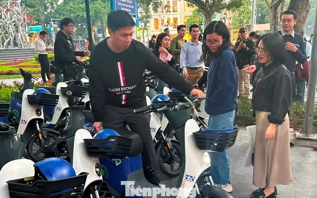 Xe đạp điện công cộng lần đầu có mặt tại Hà Nội: Pin tháo rời, chạy 90 km mỗi lần sạc
