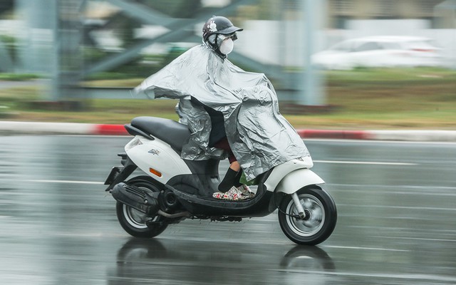 Sáng mai không khí lạnh tràn về miền Bắc, trời mưa rải rác