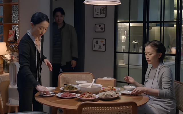 Mẹ chồng lương hưu 3 triệu nhưng mỗi tháng tiêu hết 30 triệu, đi du lịch tốn hàng trăm triệu, tôi thắc mắc tiền đâu thì ngớ người khi biết sự thật