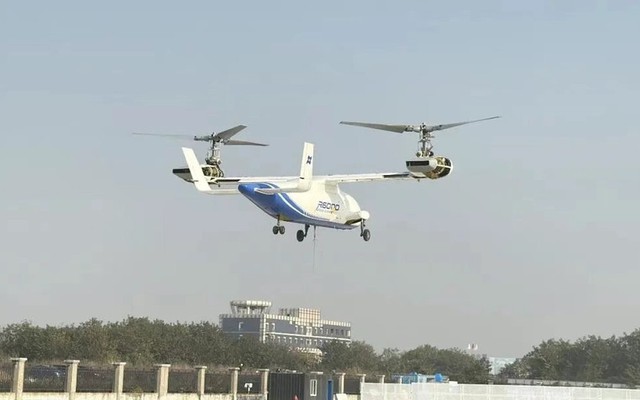 Trực thăng không người lái cánh quạt lật R6000 đã cất cánh