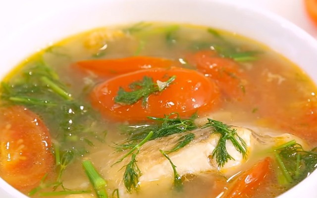 Suy thận cấp, tổn thương gan nghiêm trọng sau khi cố ăn bát canh cá có vị lạ