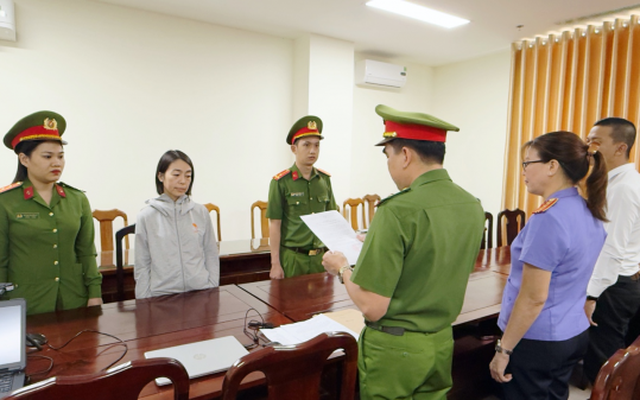 Bắt tạm giam nhân viên Lê Thị Linh Nhung
