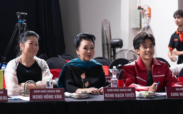 NSND Bạch Tuyết và Hồng Vân tuyển diễn viên cho "Linh trạm – Bậc thầy giải nghiệp"