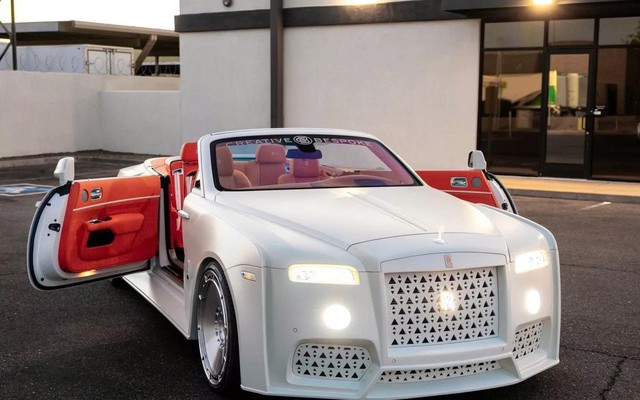 Rolls-Royce Dawn có bản độ cực dị: Giới hạn chỉ 25 khách, đầu xe 'không giống ai', đuôi xe thay mới hoàn toàn