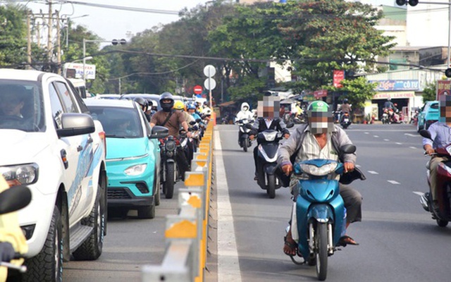 TPHCM: 40 xe máy nào đi ngược chiều ở đường Đặng Thuỳ Trâm bị ghi hình?