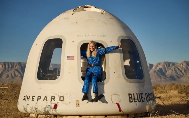 Kỹ sư viết nên kỳ tích khi dùng xe lăn bay vào vũ trụ