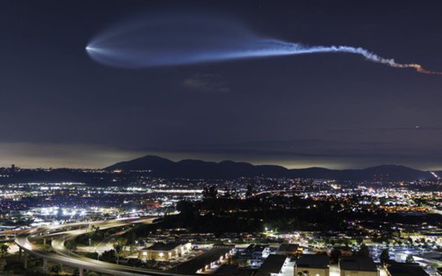 Mảnh vỡ từ vệ tinh Starlink của SpaceX đang trôi nổi trong không gian