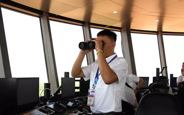 Việt Nam thống nhất với Singapore, Trung Quốc giãn cách 20 dặm trên đường bay trục