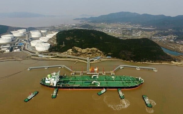 Nền kinh tế châu Á bẻ gãy lệnh hàng nghìn trừng phạt của Mỹ: Xuất khẩu dầu đạt mức cao nhất 7 năm, bán gần 1 nửa cho khách hàng thuộc BRICS với giá rẻ hơn 9 USD/thùng