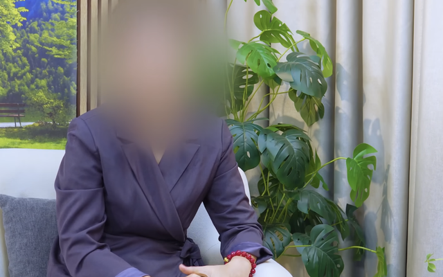 4 người lạ đến viếng đám tang bố chồng rồi bỗng "ở lì" suốt ba ngày: Điếng người vì lời thú nhận của chồng