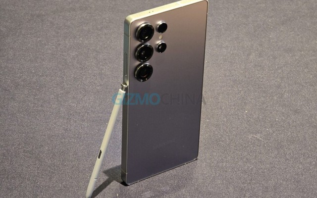 Ấn Độ triệt phá đường dây làm điện thoại Samsung giả "Made in Vietnam", lắp ráp từ phế liệu