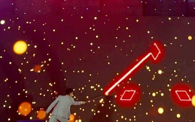 Màn trình diễn chưa từng có của đạo diễn Phạm Vĩnh Khương và một ảo thuật gia lập kỷ lục Guinness