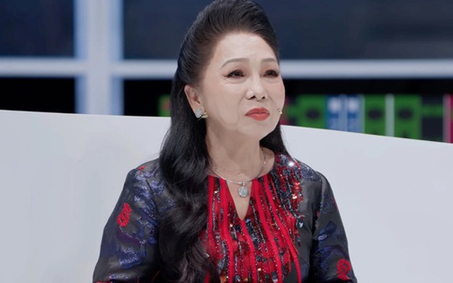 Nữ NSND là tiến sĩ đầu tiên nói thẳng: "Giờ nổi tiếng chưa chắc đã giàu vì toàn nổi nhờ điều này"