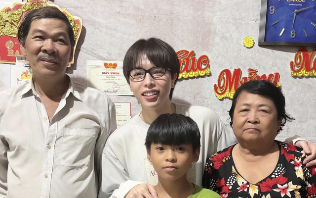 Vụ tài xế công nghệ bị huỷ chuyến vì chạy xe cũ: Đức Phúc đến tận nhà, tiết lộ sự thật gây bất ngờ