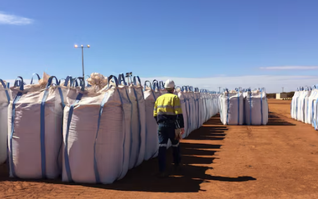 Nga, Lào đua nhau đưa một mặt hàng giá rẻ vào Việt Nam: Chi hơn 2 tỷ USD mua hàng, nước ta tiêu thụ hơn 10 triệu tấn mỗi năm