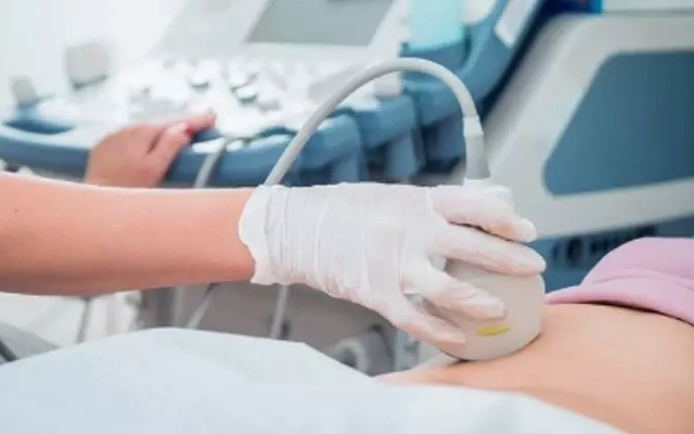 Trưởng phòng khám ở Cà Mau ký khống giấy chuyển viện, lắp camera ở nơi 'tế nhị'