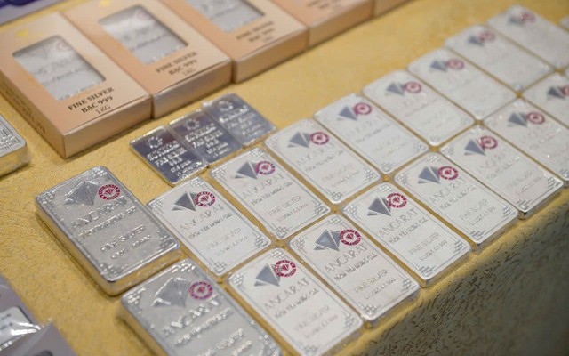 Giá bạc thế giới, bạc trong nước tăng rất mạnh