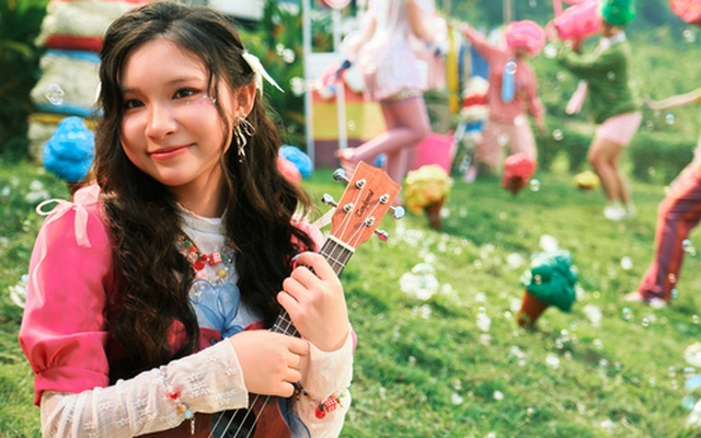 Ca sĩ Trang Anh - người đang gây chú ý với ca khúc "Kem Bạc Hà" là ai?