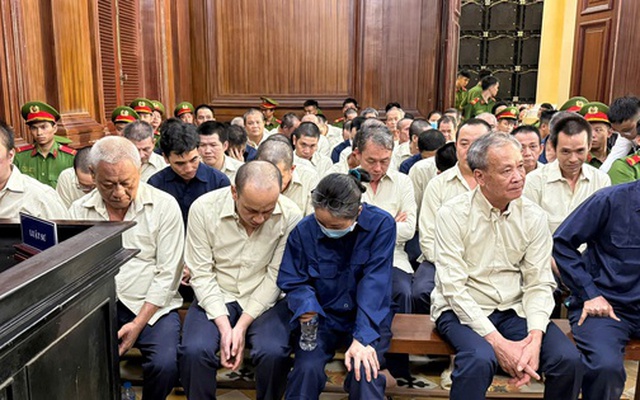 Móc nối hải quan, buôn lậu dầu trị giá gần 35 tỉ đồng: Ông chủ Saigon Transco lĩnh án nặng