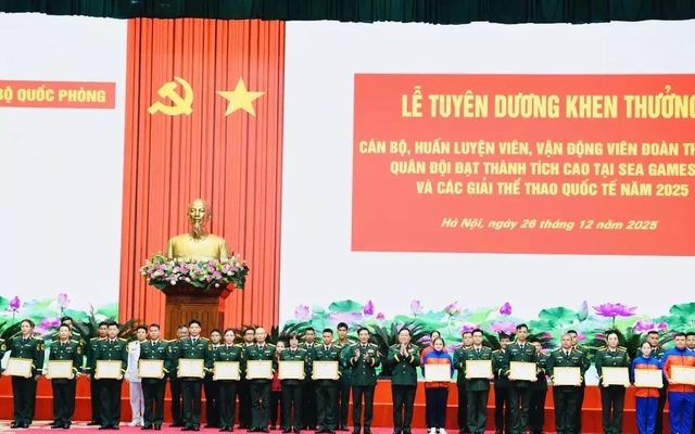 Bộ Quốc phòng khen thưởng HLV, VĐV đạt thành tích SEA Games 33