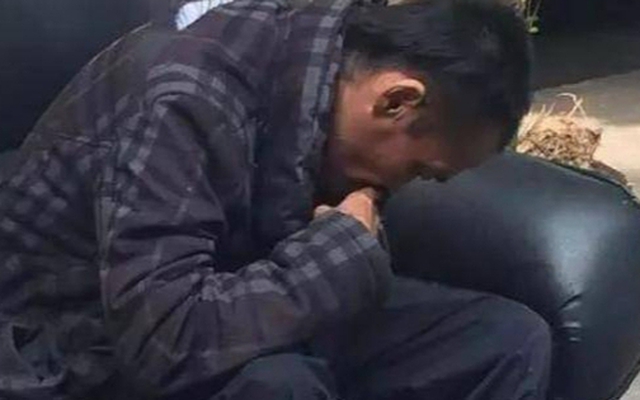 Phát hiện một nam sinh học giỏi nhưng du học về nước sống lang thang, phải ngủ dưới gầm cầu 14 năm