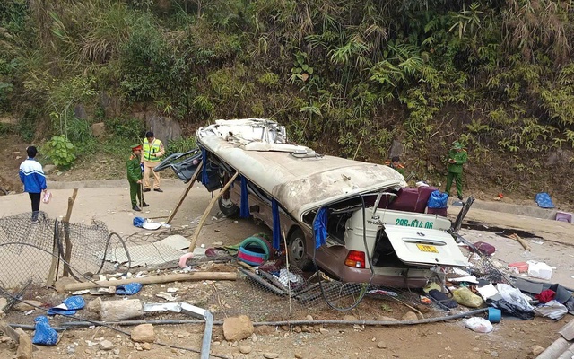 Vụ lật xe khách chở đoàn từ thiện khiến 9 người tử vong: Truy nguyên nhân, giám định kỹ thuật ô tô khách