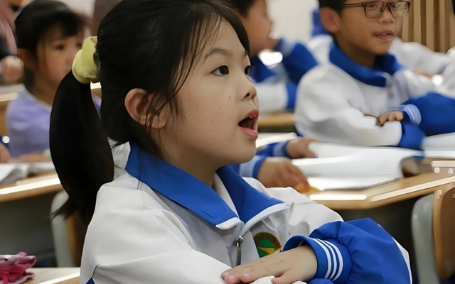 Giáo viên 25 năm nói thẳng: Không biết tiên tri nhưng nhìn cách phụ huynh đón con, tôi biết tương lai của đứa trẻ sướng hay khổ