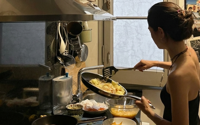 BỎ NGAY kiểu nấu ăn này kẻo tiền bạc khó tụ lâu trong nhà!