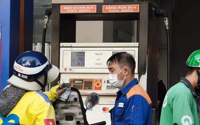 Xăng sinh học E10: Phủ rộng điểm bán, tăng lượng tiêu thụ