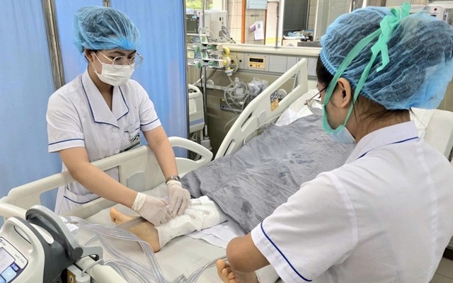 Nạn nhân hôn mê sâu trong vụ lật xe từ thiện ở Lào Cai đã tỉnh lại