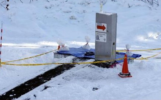 Bé 5 tuổi tử vong vì kẹt tay trong băng chuyền trượt tuyết ở Nhật Bản