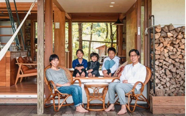 Bỏ phố về quê để "chạm vào thiên nhiên", gia đình 5 người quây quần trong căn nhà 94 m²: Thứ cần nhất là cảm giác hạnh phúc