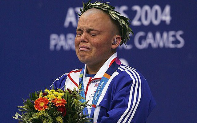 HCV Paralympic gạ gẫm bé gái 14 tuổi gửi ảnh khoả thân, và cái kết ê chề mất hết mặt mũi