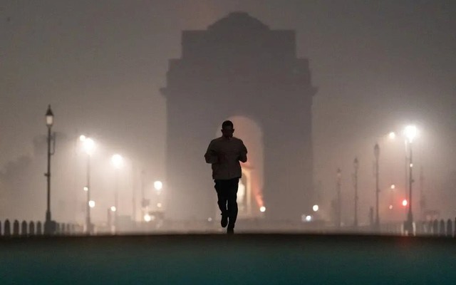 Thủ đô của nền kinh tế hơn 4.000 tỷ USD mờ đặc trong sương mù ô nhiễm: Hơn 30 triệu dân đau đầu, cay mắt vì bụi mịn cao gấp 20 lần mức an toàn, trường học đóng cửa, ca bệnh hô hấp tăng vọt